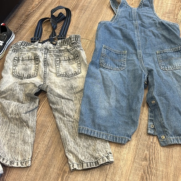 Stylish Kids Denim Overalls and Gray Jeans Set - Picture 4 of 5